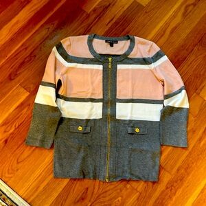 Women’s zippered sweater